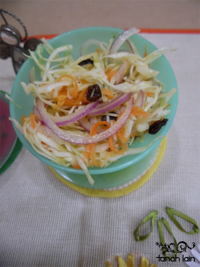 Receta de Filete de Pescado al Mojo de Ajo y Ensalada de Col.