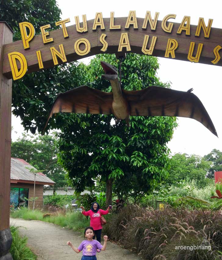petualangan dinosaurus taman legenda keong emas tmii