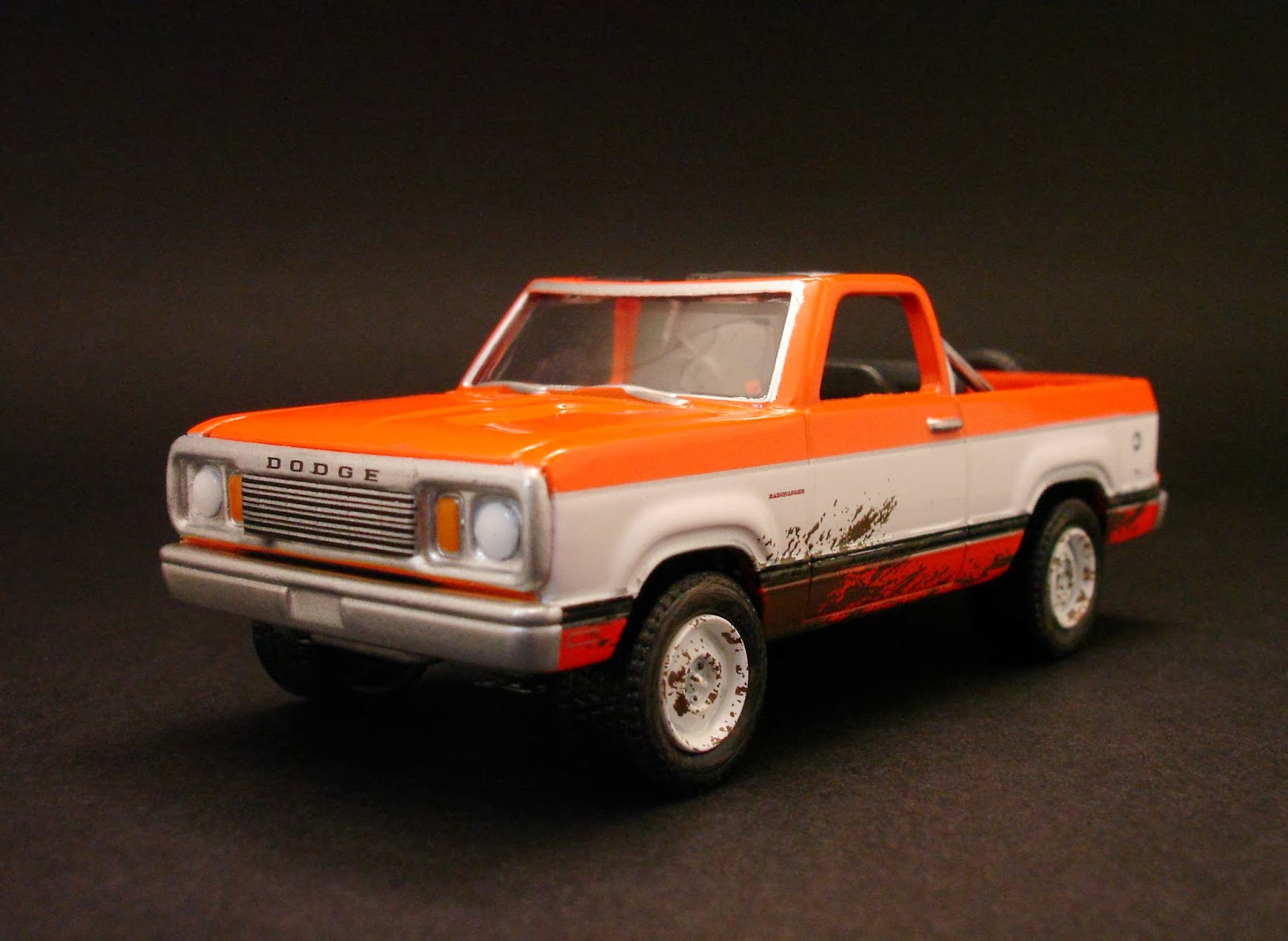 Diecast Hobbist 1978 Dodge Ramcharger