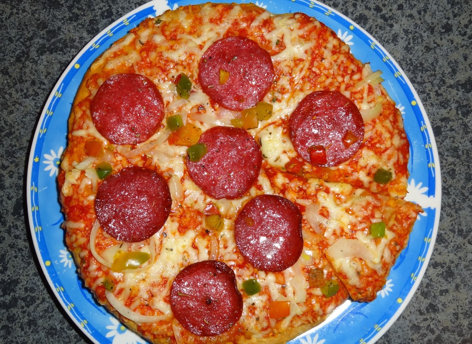 JemyTestujemy Wielki test żywności Papa Pedro Salami Pizza