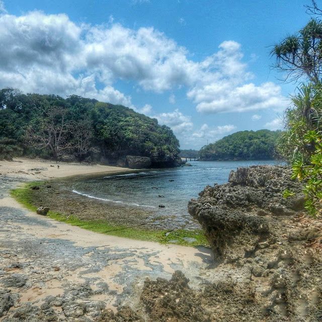 Pantai Parang Dowo, Pantai Malang Selatan yang terlihat jelas dari