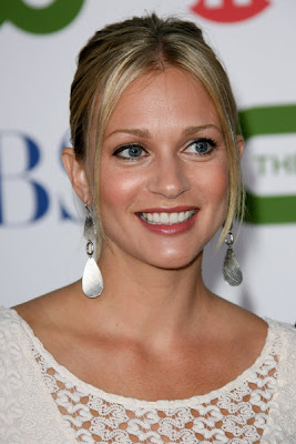 A.J. Cook Hairstyles