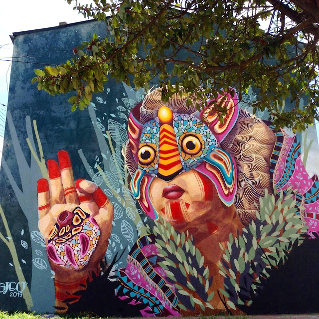 Gleo just sent us some pictures from the latest piece she just finished painting on the streets of Bogota, Colombia.