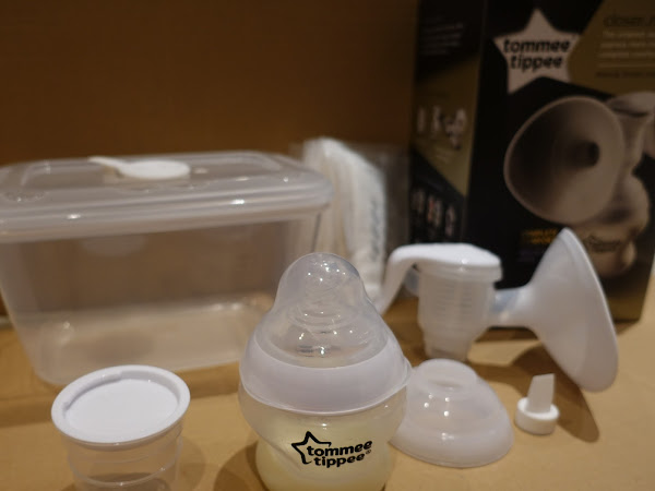 Expressing Milk When Out and a Review of The Tommee Tippee Manual Pump