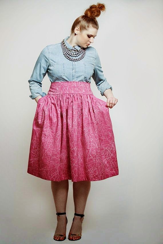 geeks fashion How to dress your High Waist Skirt as a Plus Size Woman