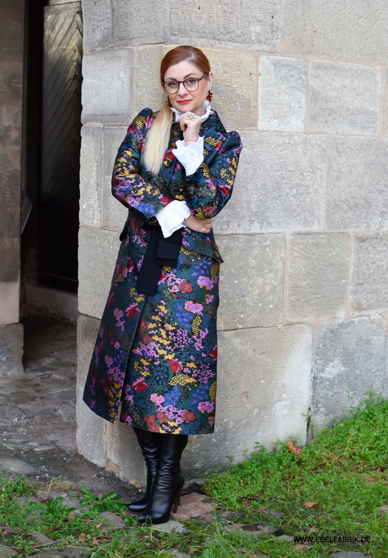 Der Erdem für H&M Mantel, Mantel mit Blumen Muster Outfit mit Blumen Mantel von H&M für Erdem