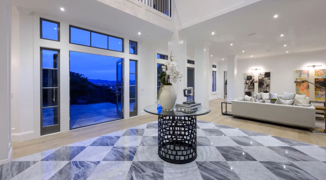 Tour 14023 Aubrey Rd, Beverly Hills, CA vs. 31 Interior Design Photos