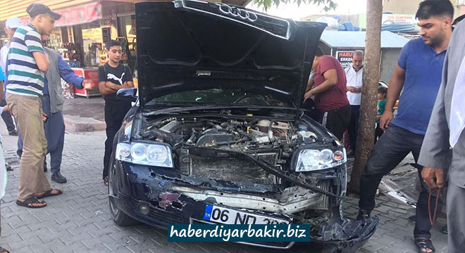 Diyarbakır Ergani'de maddi hasarlı trafik kazası Diyarbakır Ergani'de maddi hasarlı trafik kazası