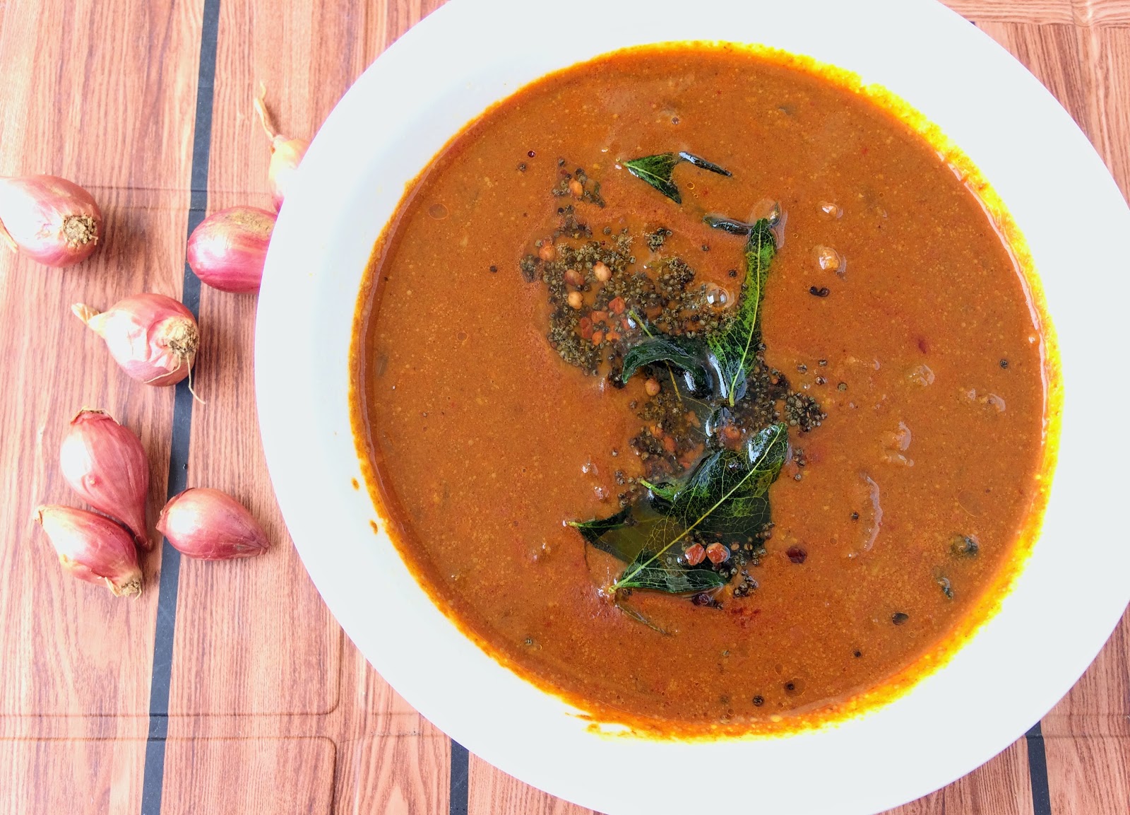 Ente Thattukada Ulli Theeyal Kerala style Pearl Onion curry