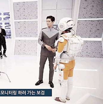 만인에게 다정한 박보검.gif | 인스티즈