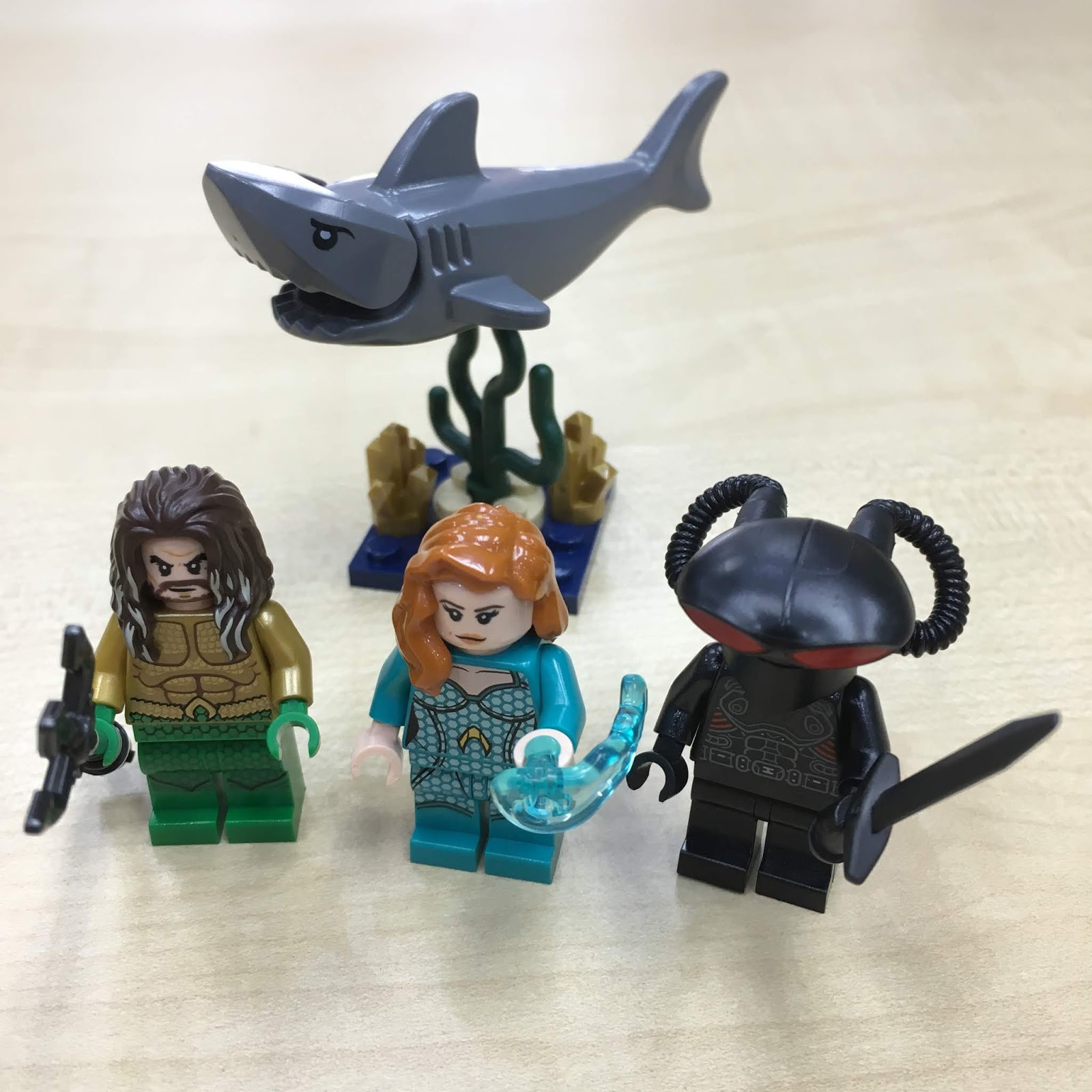 DeToyz: LEGO 76095 Black Manta Strike review