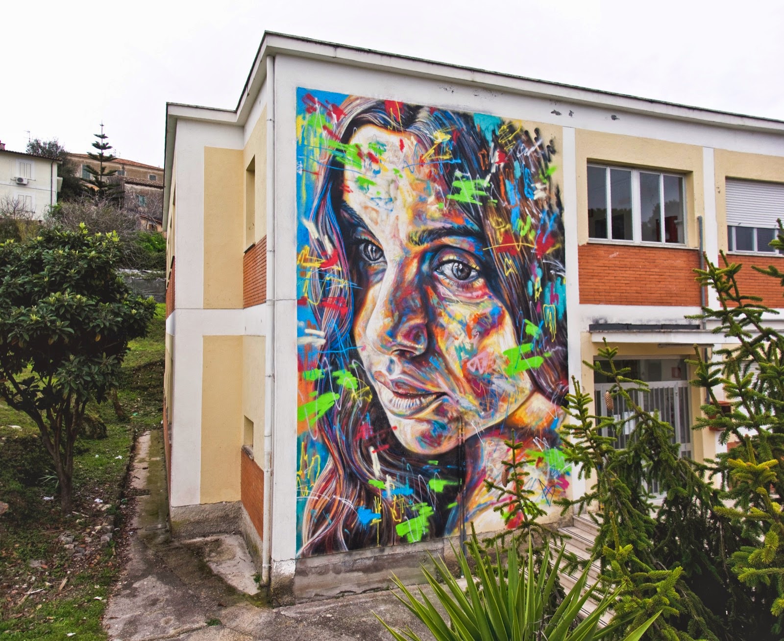 Our friend David Walker is currently in Italy where he was invited by the good lads from Memorie Urbane to work on a large-scale mural.