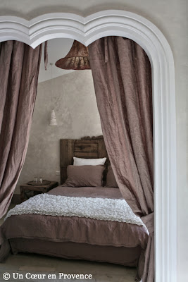 Room of the Suite of the guest house Un Cœur très Nature, in the Provençal Gard