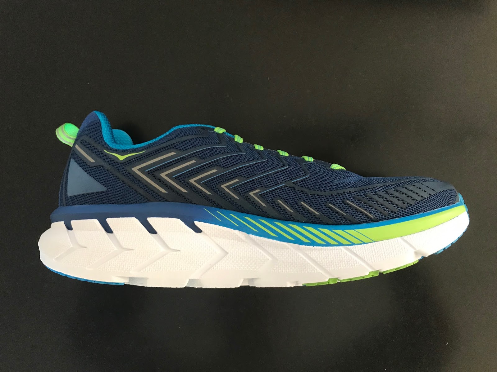 amazon hoka clifton 4
