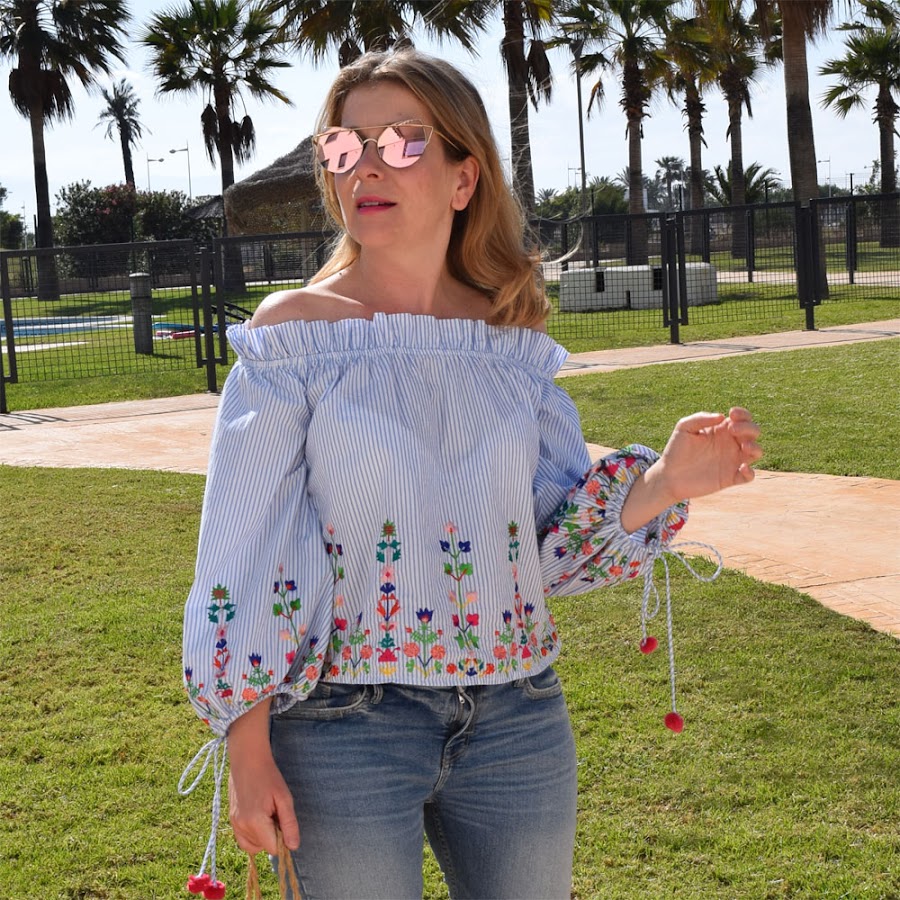 vaqueros_homros_aire_out_shoulders