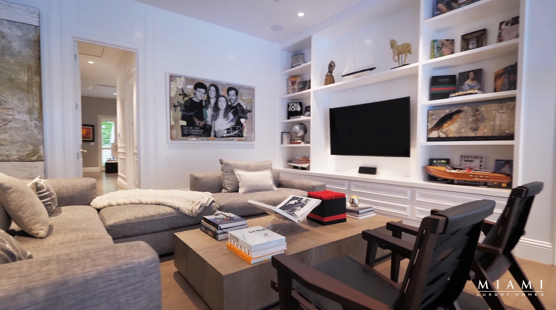 53 Interior Design Photos vs. 4100 Kiaora St, Miami Luxury Mansion Tour