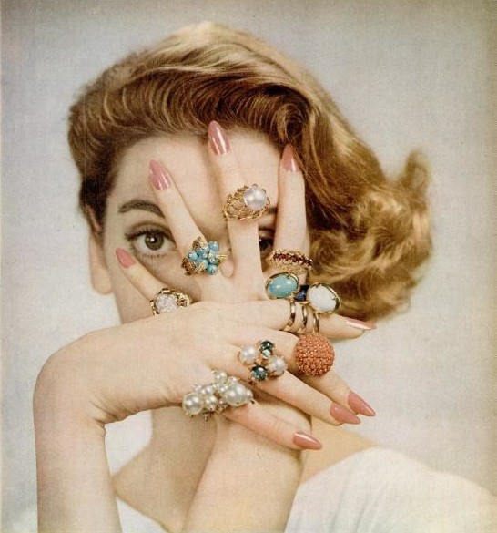 Leaves you wanting more: 1950s Jewellery