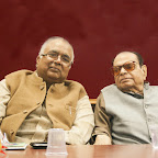 तस्वीर : राजेन्द्र यादव और ओम थानवी | Photograph : Rajendra Yadav and Om Thanvi