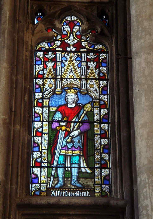 Heróis medievais Alfredo o Grande, o admirável Carlos Magno inglês