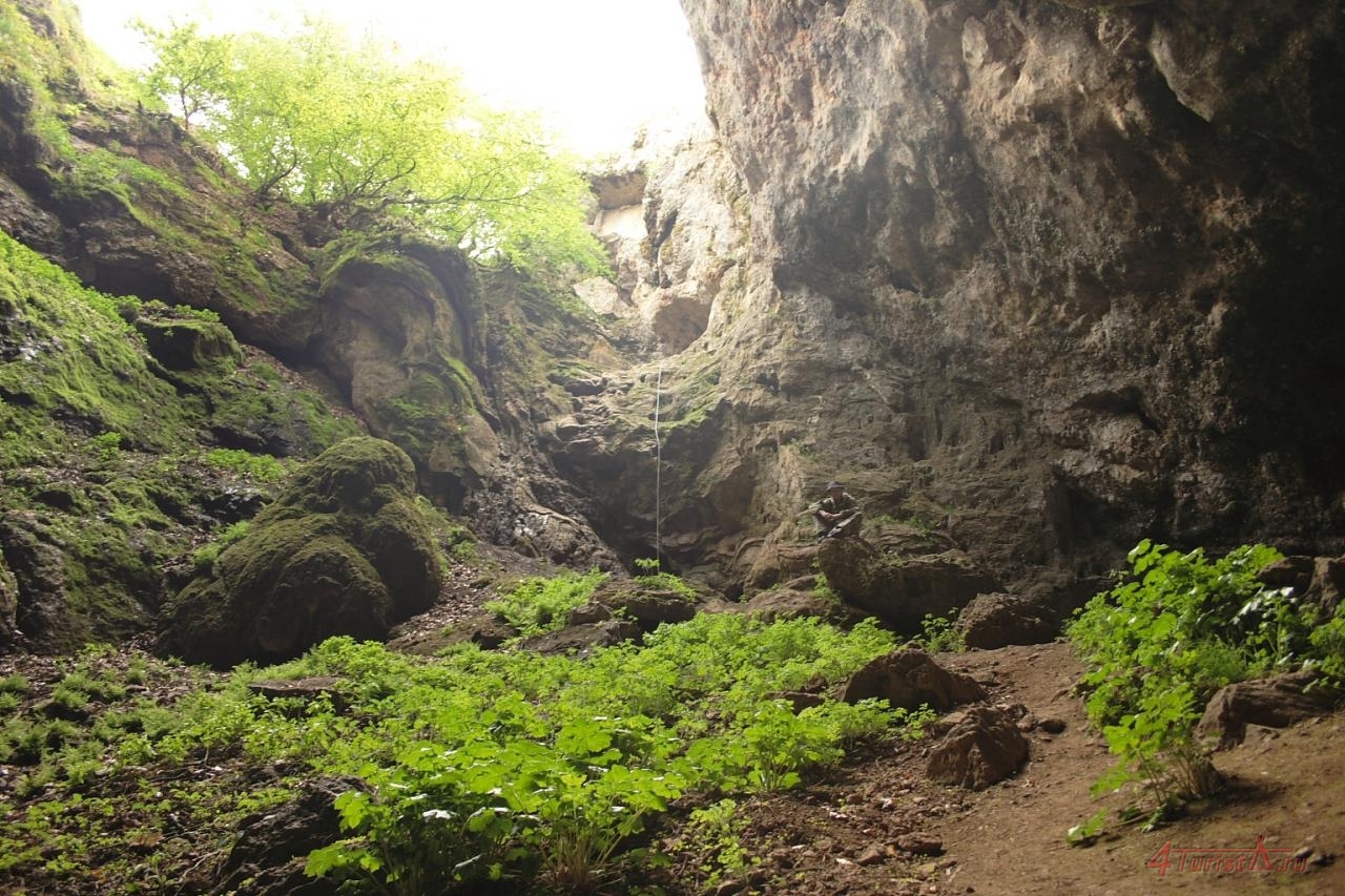 пещера большой бузлук в крыму. пещера бузулук крым. караби-яйла крым пещеры. большой бузулук. пещера бузлук-коба.