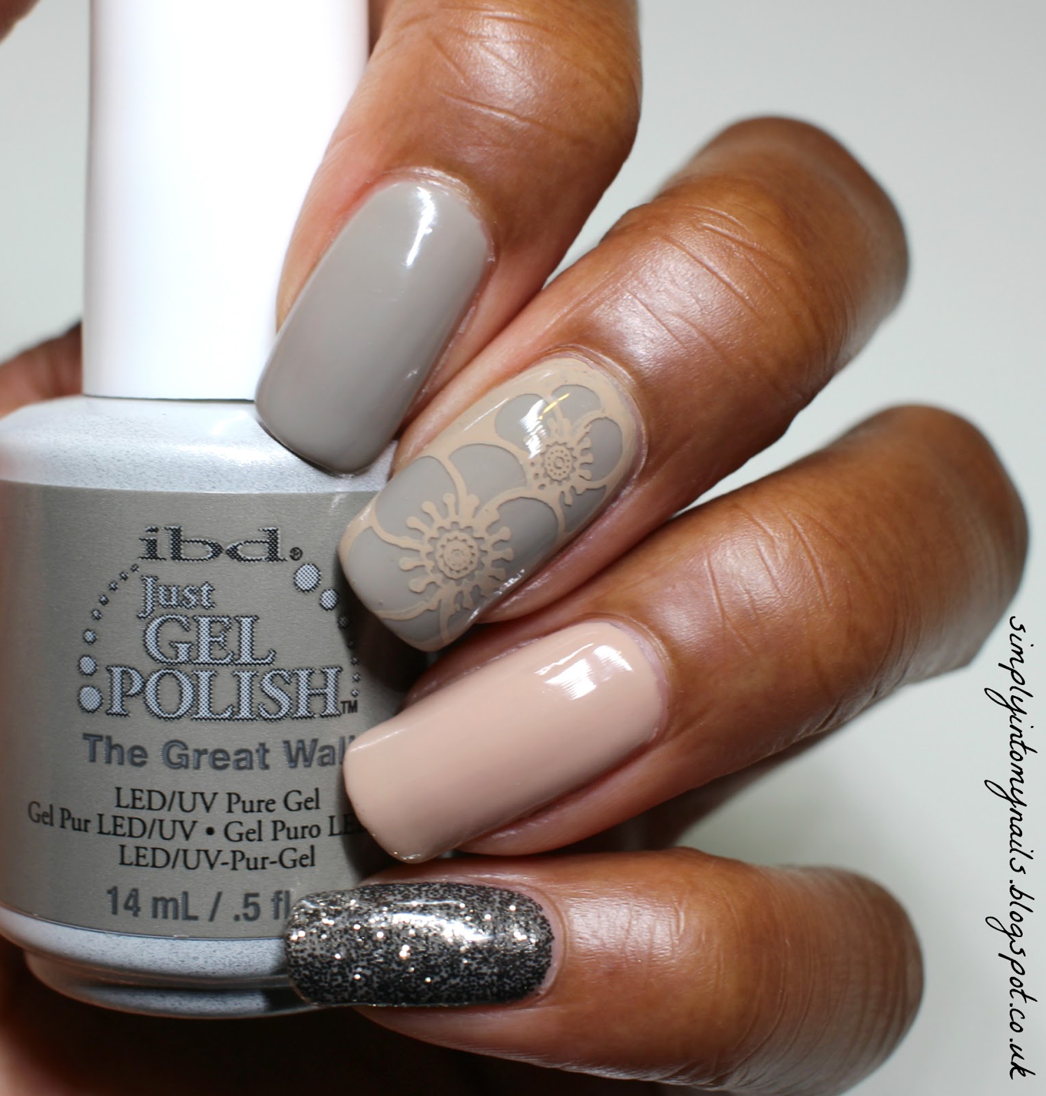Pictures on Nails are beautifully and simply Pictures on Nails are beautifully and simply