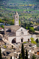 La Basicilica se construyó en los predios de la antigua Iglesia San Jorge.