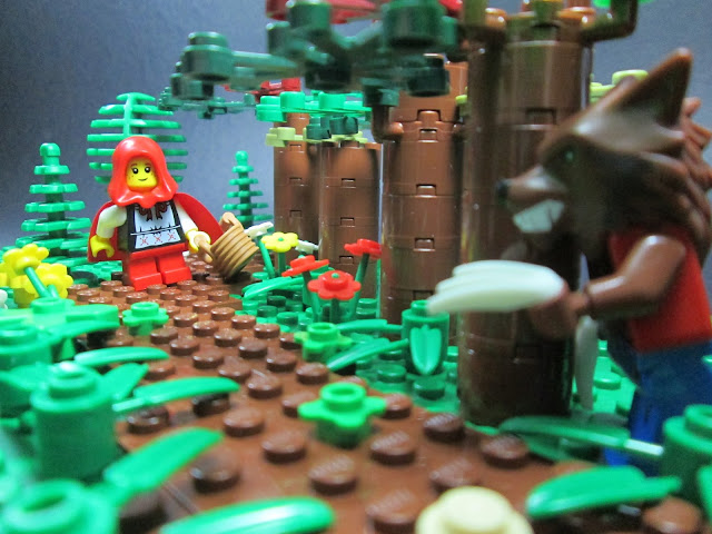 MOC LEGO de um clássico das histórias infantis: Capuchinho Vermelho e o Lobo Mau.