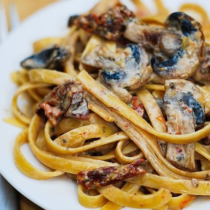 SUN DRIED TOMATO AND MUSHROOM PASTA IN A GARLIC AND BASIL SAUCE #dinner #grilled SUN DRIED TOMATO AND MUSHROOM PASTA IN A GARLIC AND BASIL SAUCE #dinner #grilled