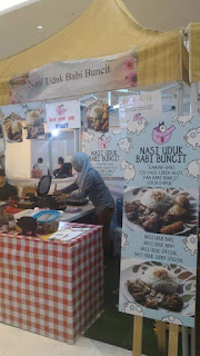 Nasi uduk Babi Buncit di Lippomall daerah puri, jakarta barat Nasi uduk Babi Buncit di Lippomall daerah puri, jakarta barat