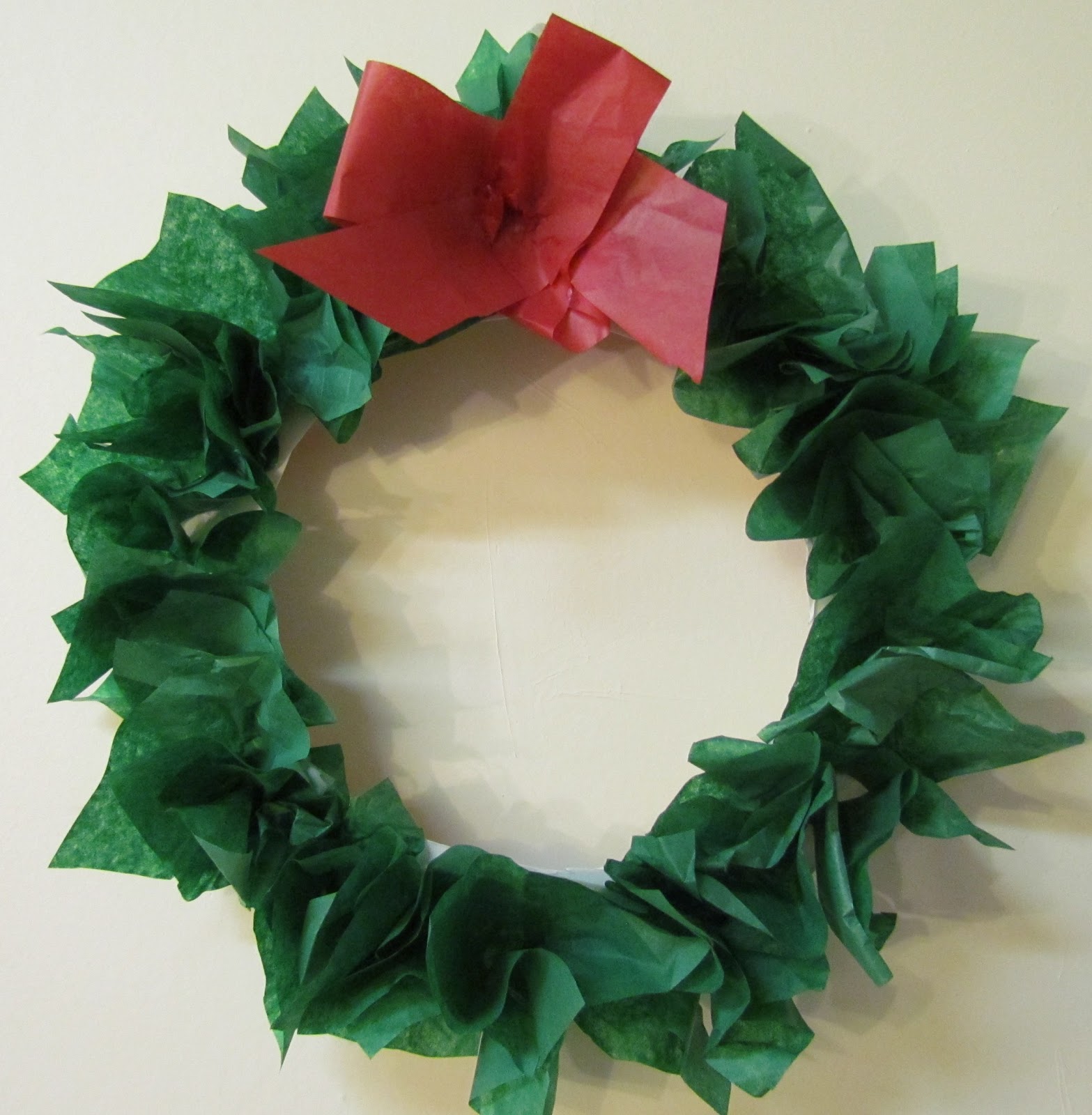 Learn To Grow DIY Paper Plate Tissue Paper Christmas Wreath
