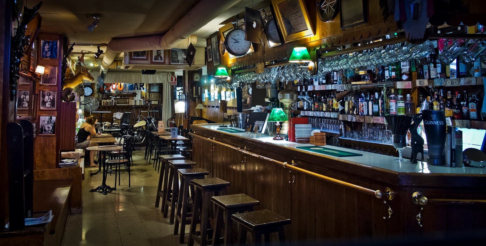 Sala bar 1900. Fotografia de Julian Pérez