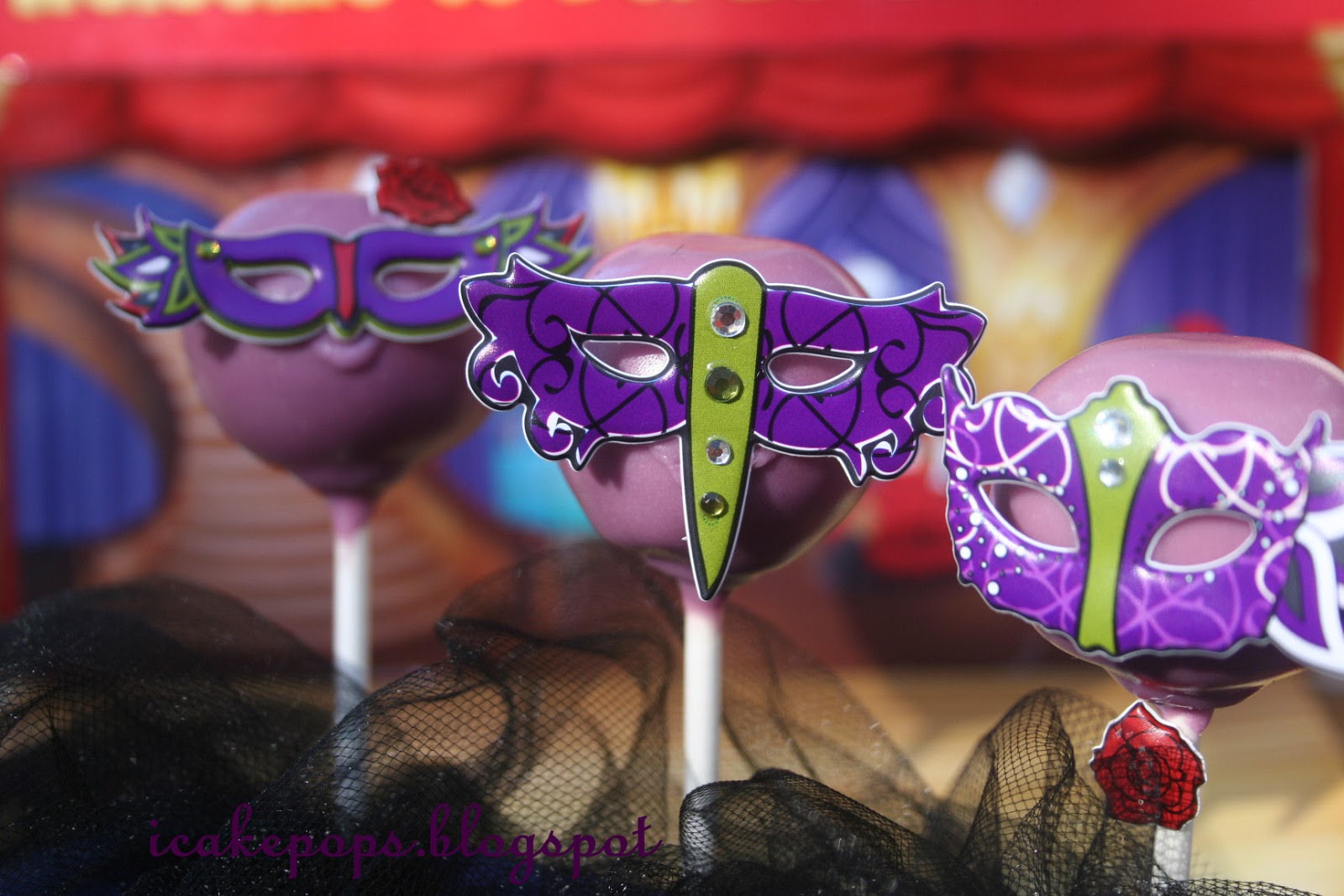 icakepops Masquerade Ball Cake Pops