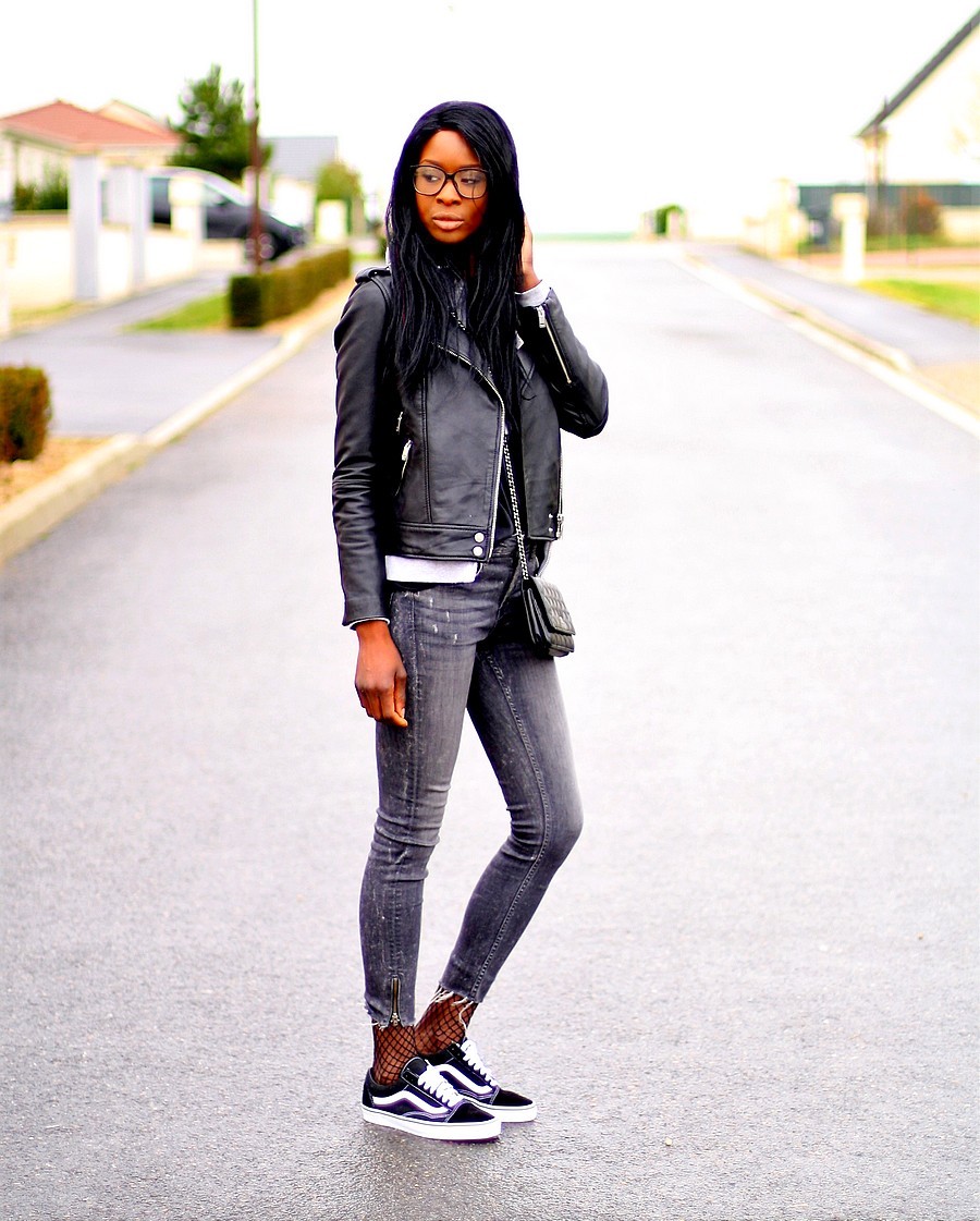 fishnets-trend-sneakers-vans-old-skool-leather-jacket fishnets-trend-sneakers-vans-old-skool-leather-jacket