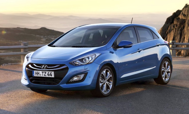 Hyundai i30 showing busy front end