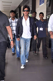 Shahrukh Khan Return from London after Yashraj film untitled movie 