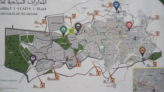 Cartel turístico de la Medina de Fez