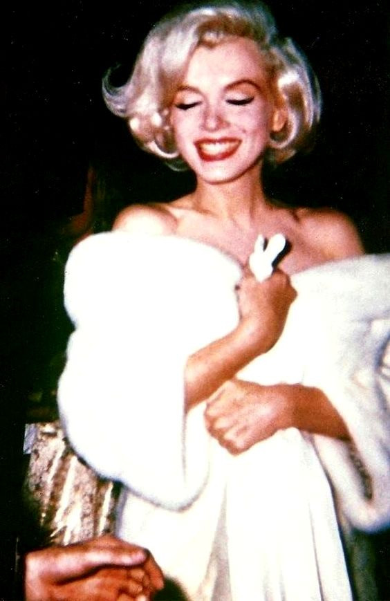 Marilyn. Glamour.