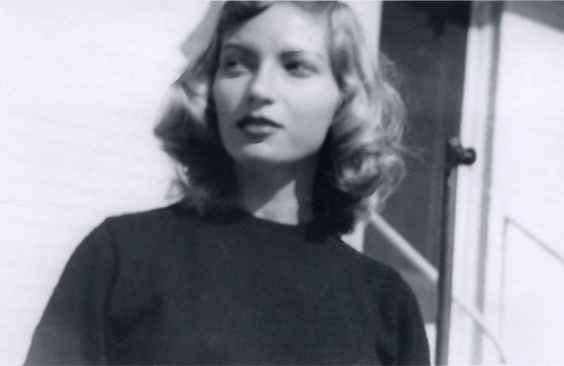 The 1940s Hairstyles: The Unique Hairdos That Women Should Try Once At  Least ~ Vintage Everyday