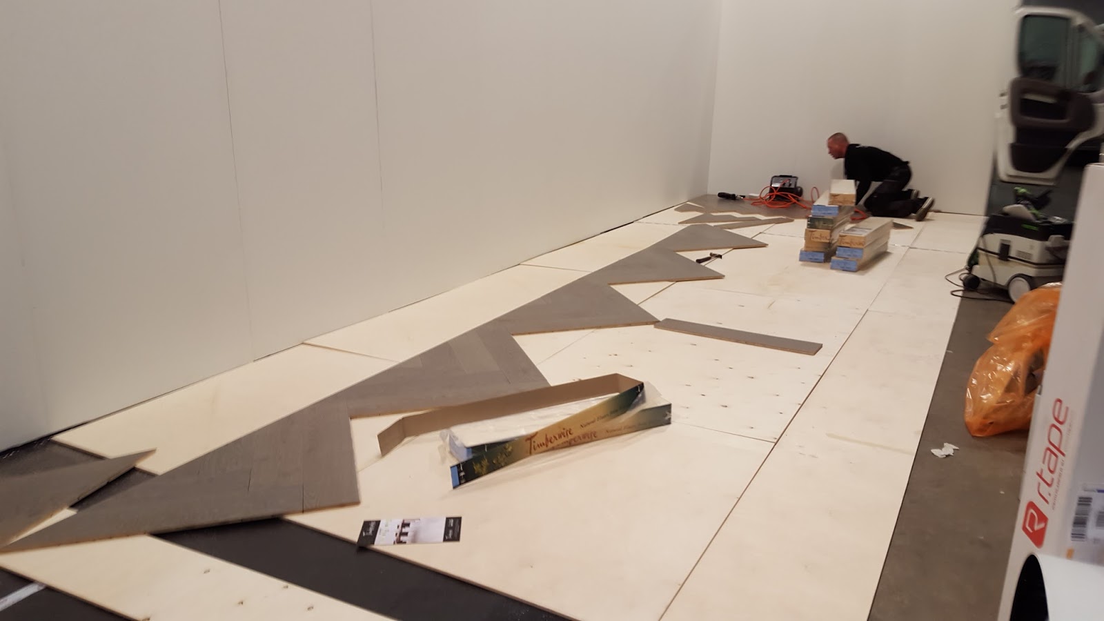 Hieronta suku puoli paikoissa