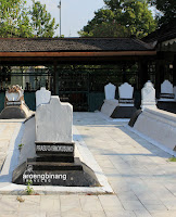 makam raja raja demak