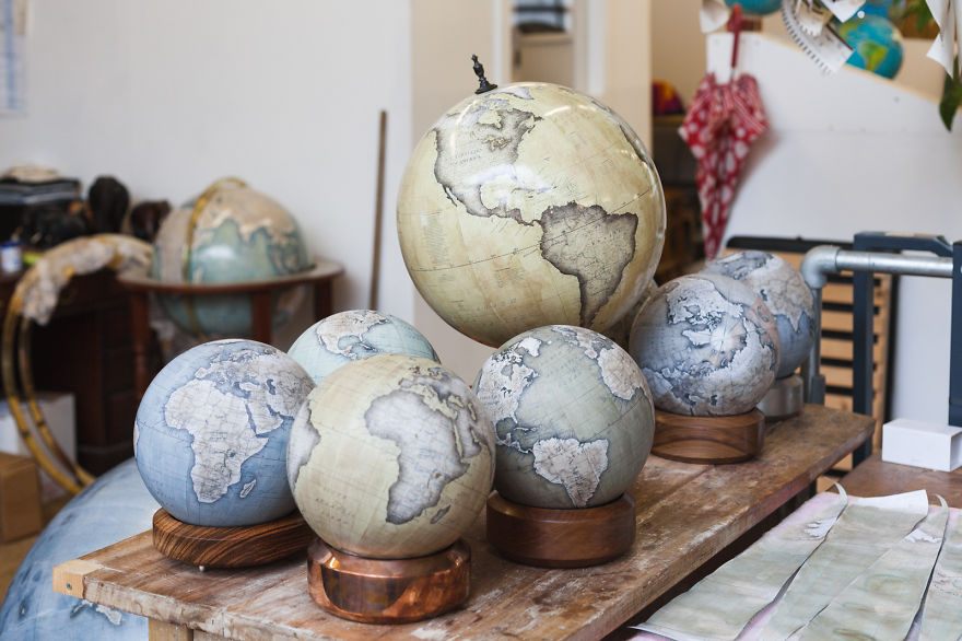 Desk Globes - One Of The World’s Last Remaining Globe-Makers That Use The Ancient Art Of Making Globes By Hand