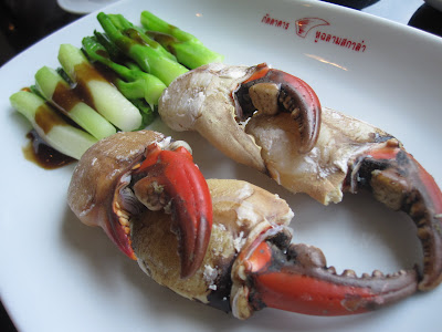 Bangkok, Scala Shark Fin, crab claws kale