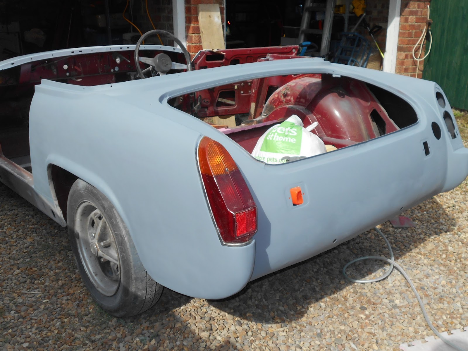 removed-midget-with-hammer