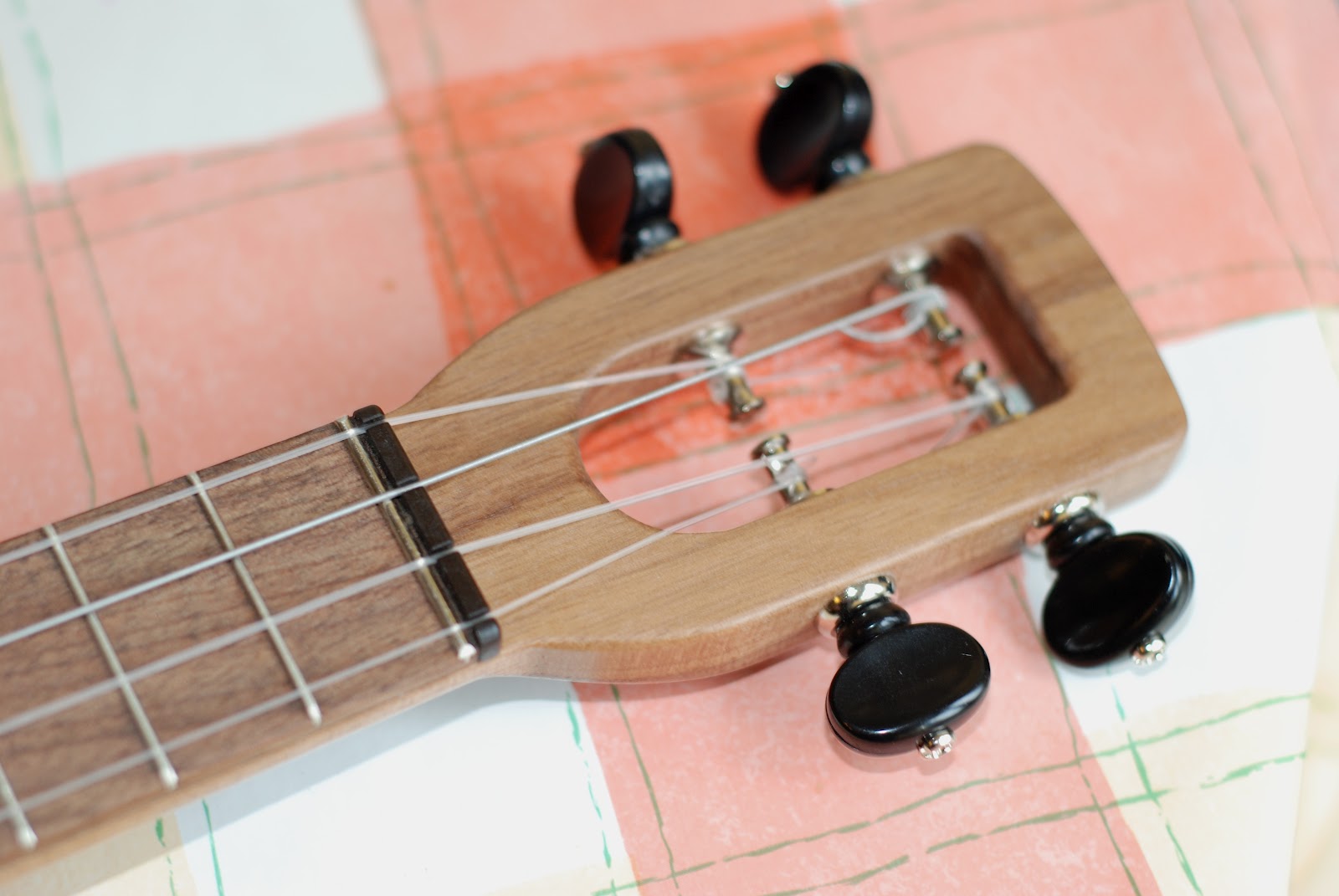 Magic Fluke Firefly Banjo Ukulele REVIEW