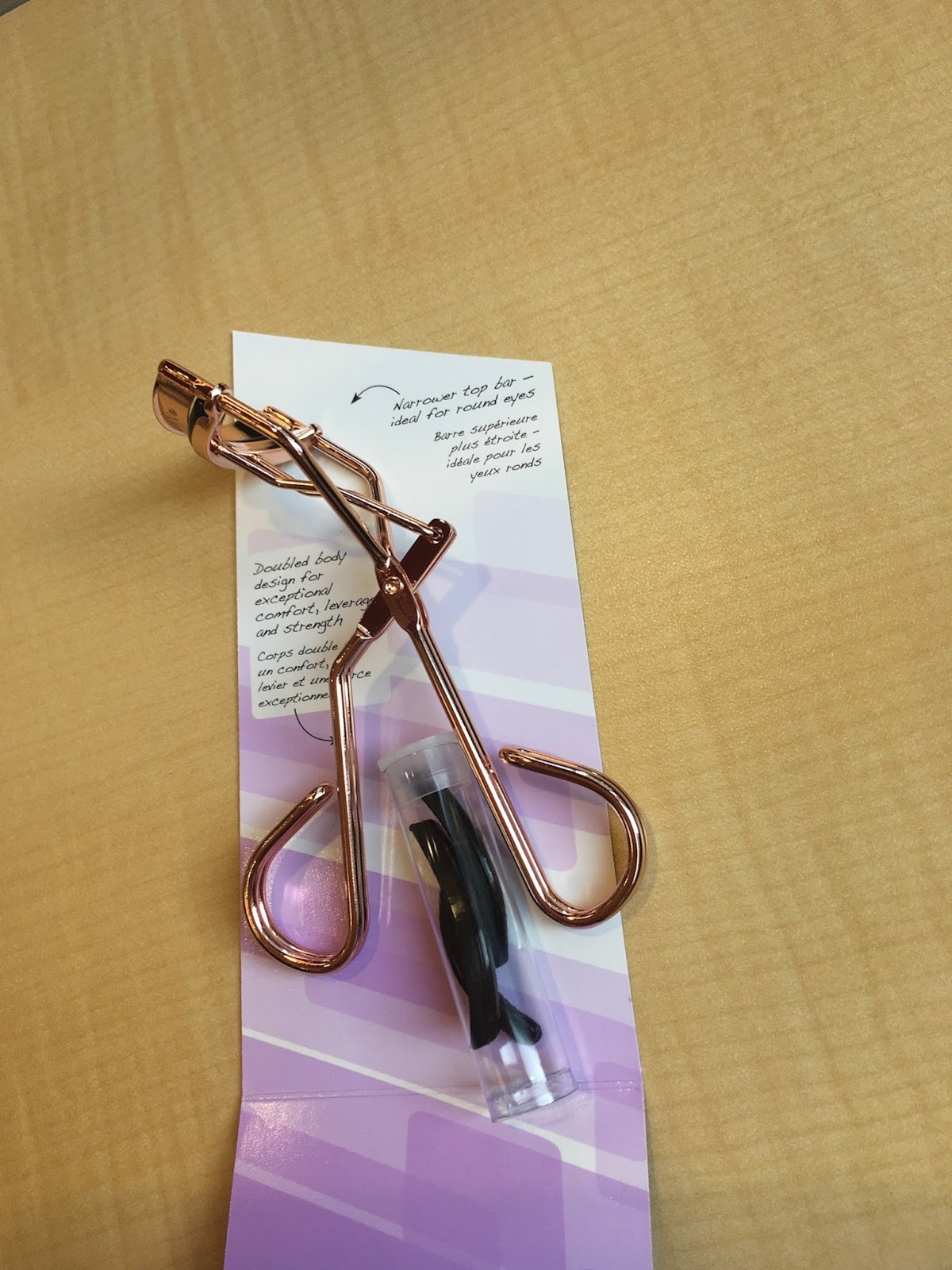 smilingrid First Impressions Tweezerman Procurl Lash Curler for Round