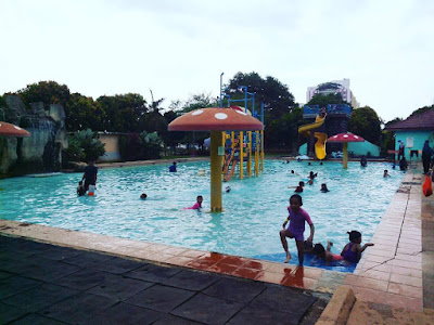 Taman Permainan Air Taman Buaya Melaka