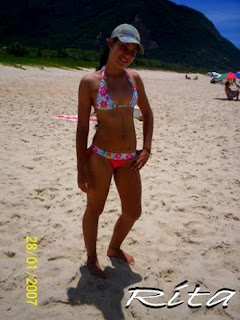 Confira como era a Gari Gata antes da fama Rita também estava com 13 anos. Pelas imagens, vesse que a musa sempre gostou de pegar praia. Rita já encarava algumas ondas com sua super prancha de surfe. Aos 15 anos, a Gari Gata encorpou, ficando quase com um corpão de mulher.