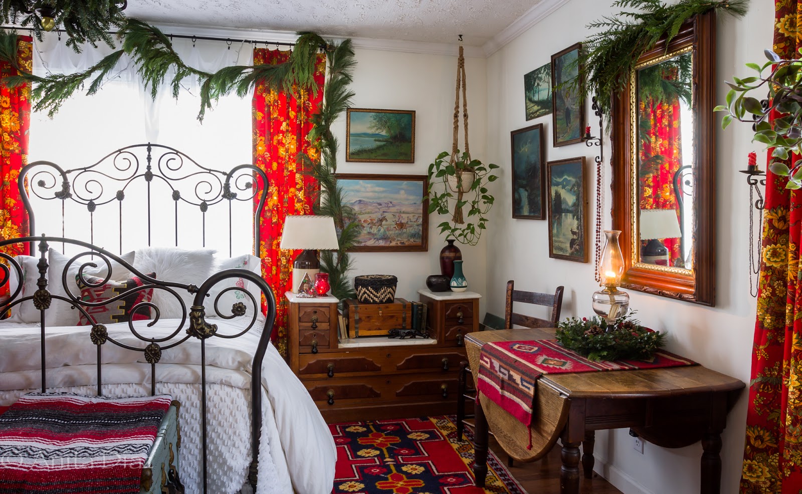 Red and green Christmas bedroom