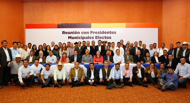 Martha Erika se reunió con alcaldes electos de “Por Puebla al Frente”