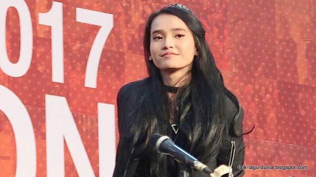 Adila Fitri - instagram 2017 Adila Fitri - instagram 2017